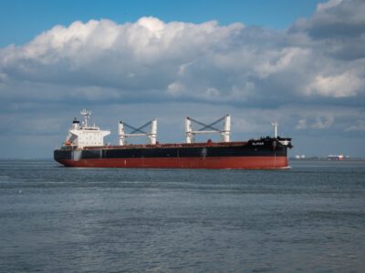 Yang Ming Pioneers Sustainable Shipping with 15,500 TEU LNG Dual Fuel Vessels