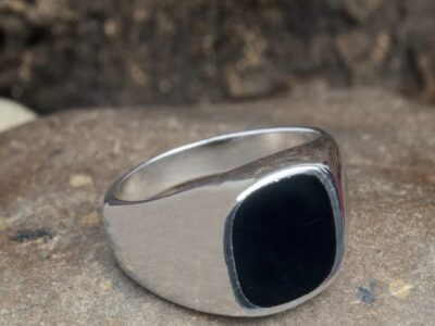 Style with silver signet ring for Boys | Silverare