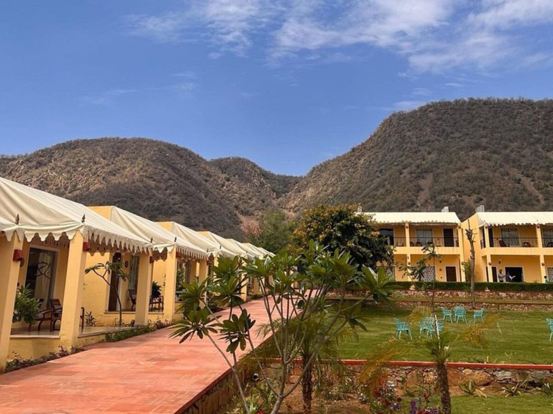 Stay Amidst Nature’s Beauty at Ratan Vilas Resort Sariska