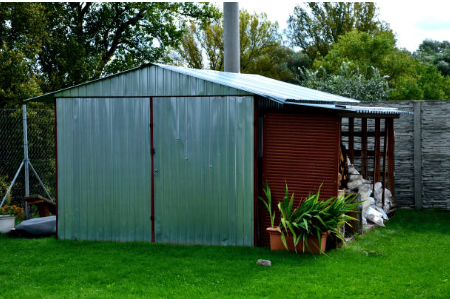 Tin Shed in Nihal Vihar 01