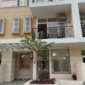 Looking for luxury villas to invest in Noida?