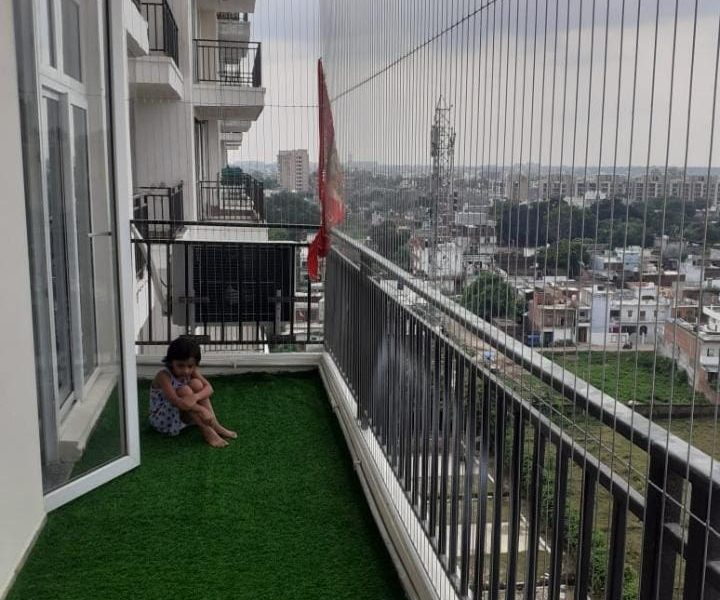 Invisible Grill for Balcony Noida | Safe & Modern Balcony Protection – Safaiwale