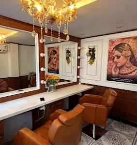 Best Salon In Janakpuri 02
