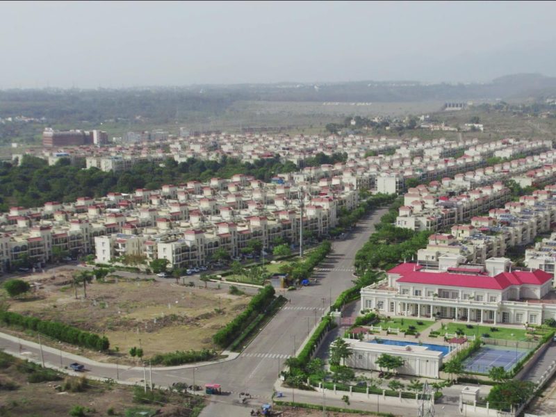 Residential Properties on Golf Course Road | Luxury Homes