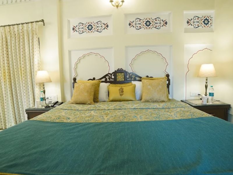 Book MPT Sheesh Mahal Orchha - MPTDC - Asia - Hotels & Resorts.