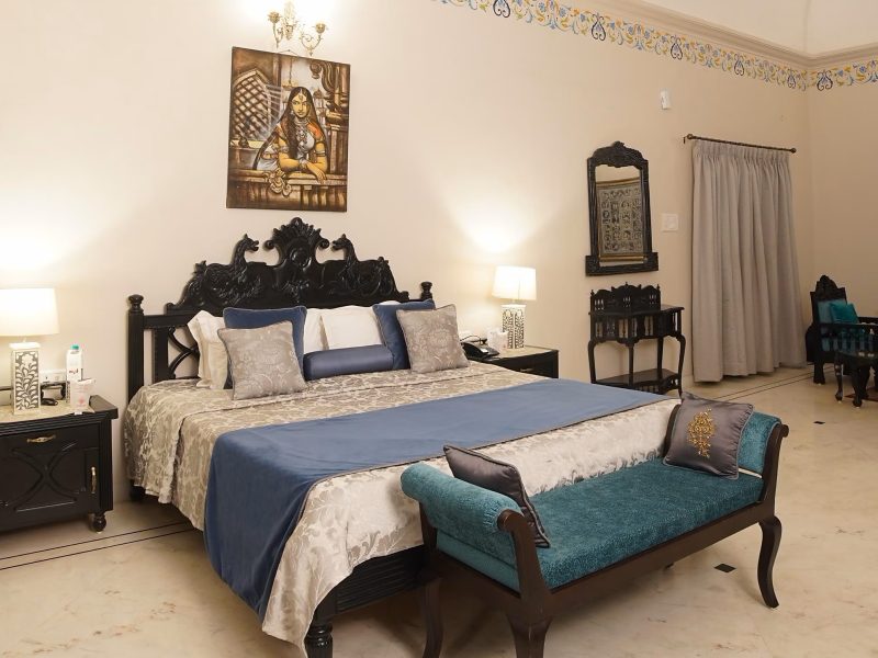 Book MPT Sheesh Mahal Orchha - MPTDC - Asia - Hotels & Resorts.