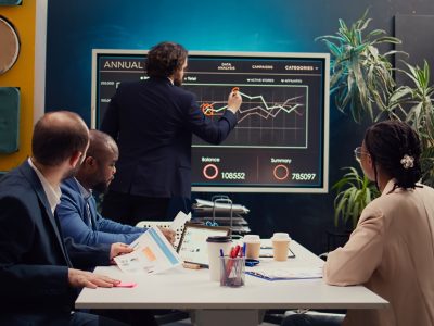 Decoding Success: How Strategic Advisors Shape Product Launches