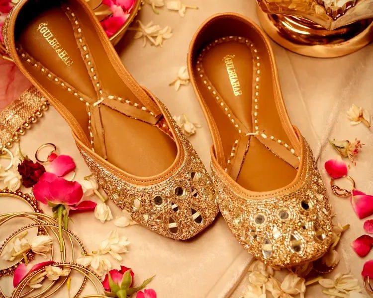Handmade Ethnic Punjabi Juttis For Sale by Gulbhahar