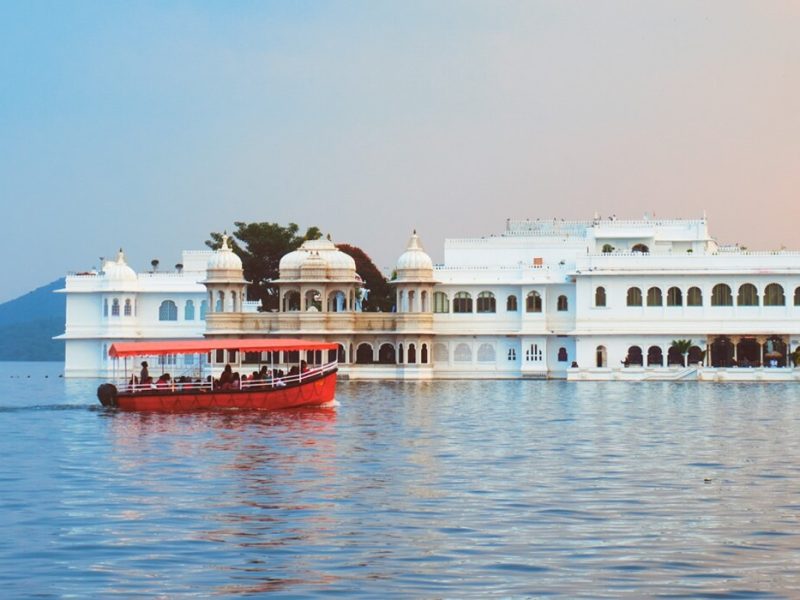 Udaipur Tour Package – Heritage Palaces & Lake Pichola