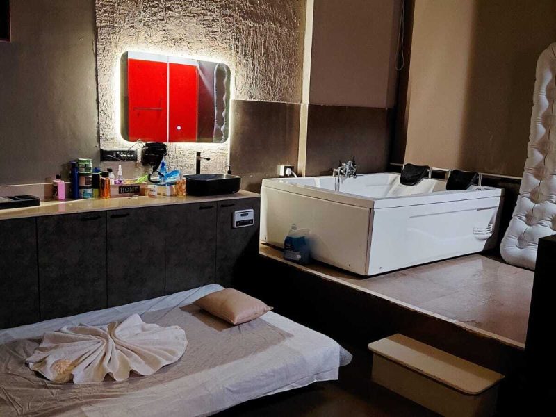 Rica Spa In Malad West