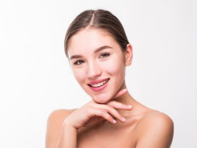 Cette formule aide-t-elle à renforcer les cheveux ?
