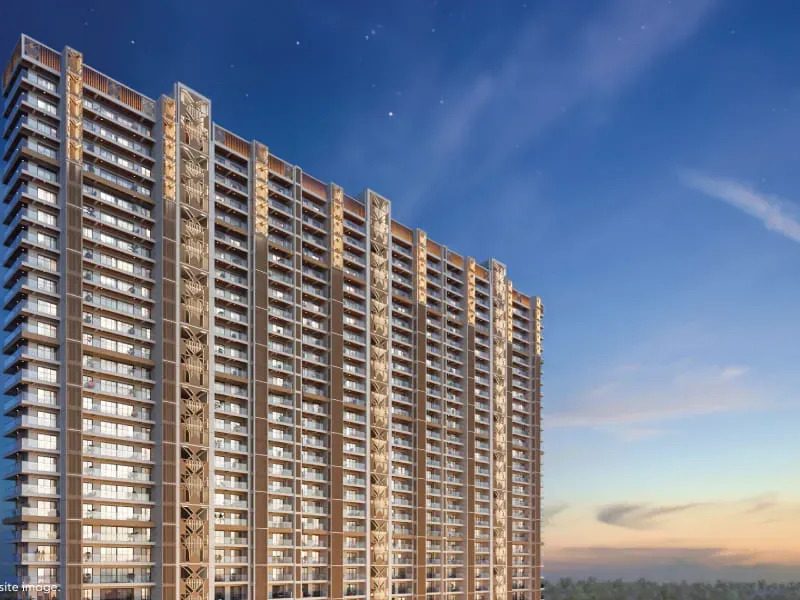 What are the configurations and sizes available at Godrej Tropical Isle